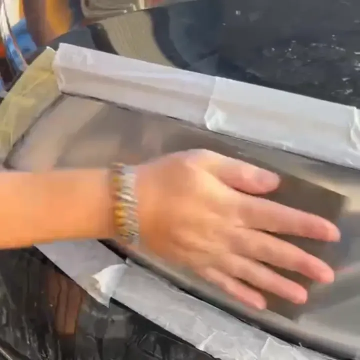 Zbrušen, enakomerno moten žaromet, okolica zaščitena s trakom